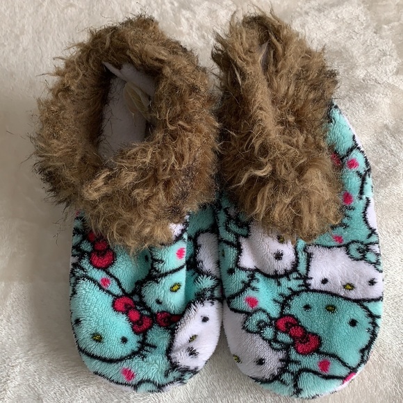 Hello Kitty Slipper Booties Size 2/3 - Picture 2 of 5